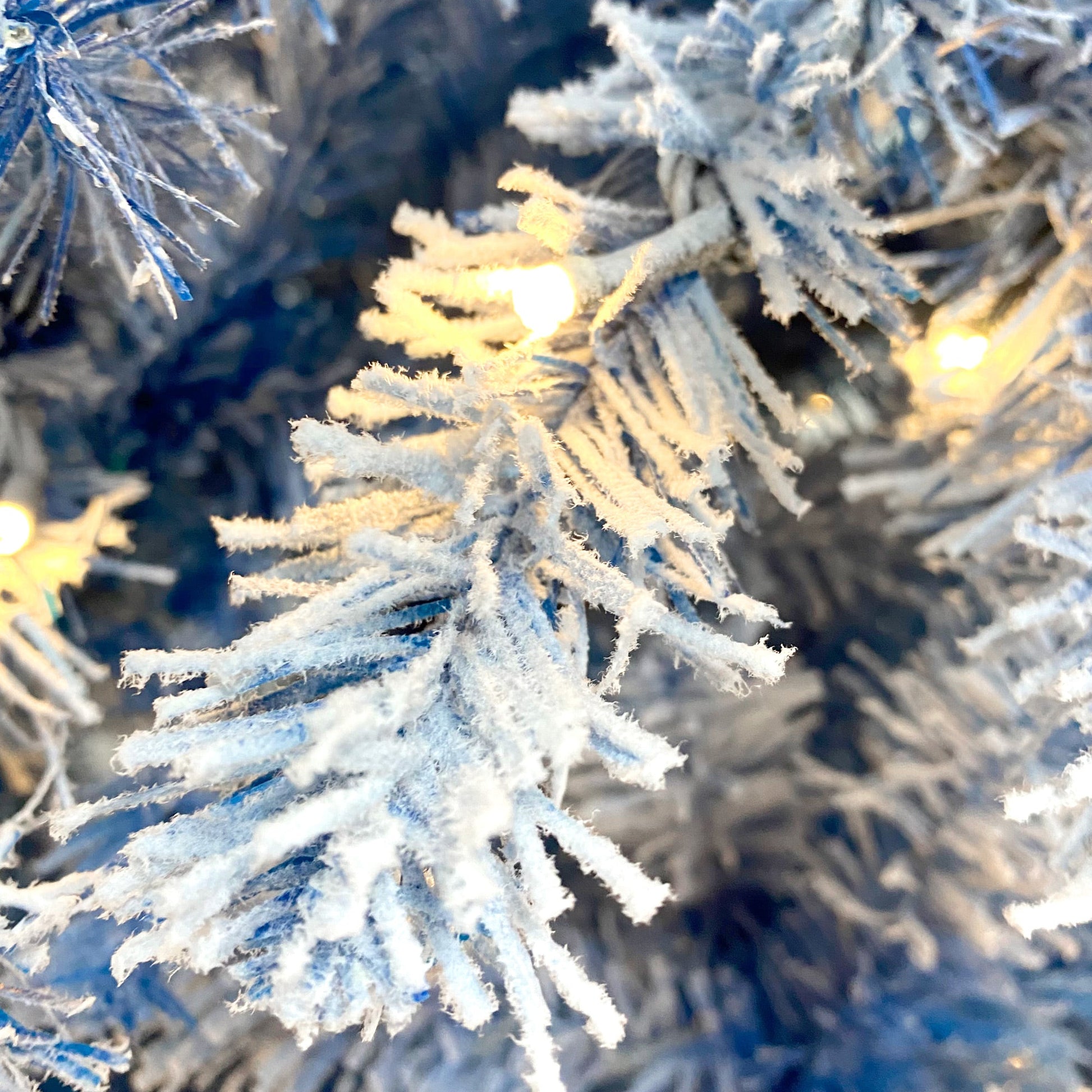 6FT Pre-Lit Snow Flocked Artificial Fir Christmas Tree Decor | Hinged, 750 Tips eprolo