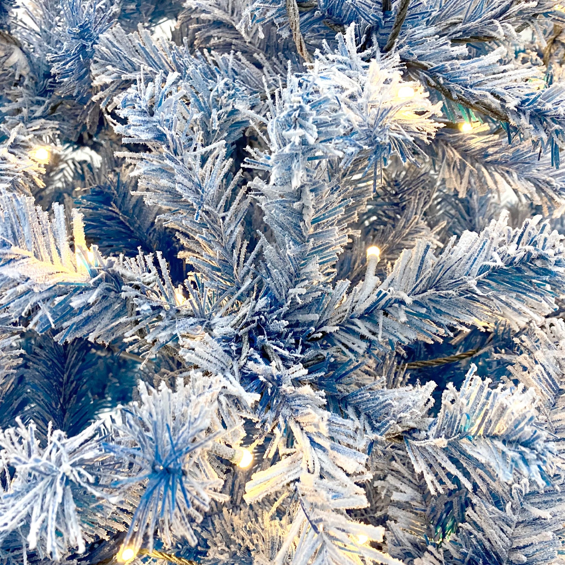 6FT Pre-Lit Snow Flocked Artificial Fir Christmas Tree Decor | Hinged, 750 Tips eprolo